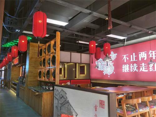 麻辣英雄火鍋店家具