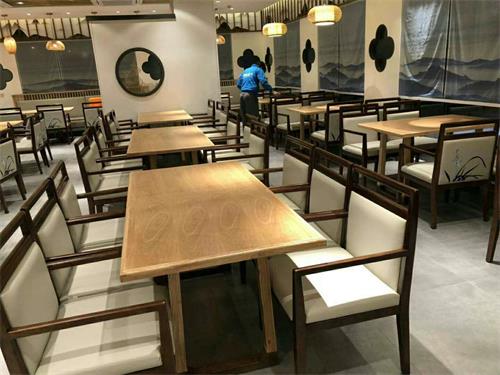 湘菜館_懷湘樓（龍華店)餐廳家具定制